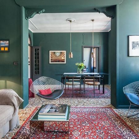 Stylish Renovated Apartment In The Heart Of The City Venice Exterior photo