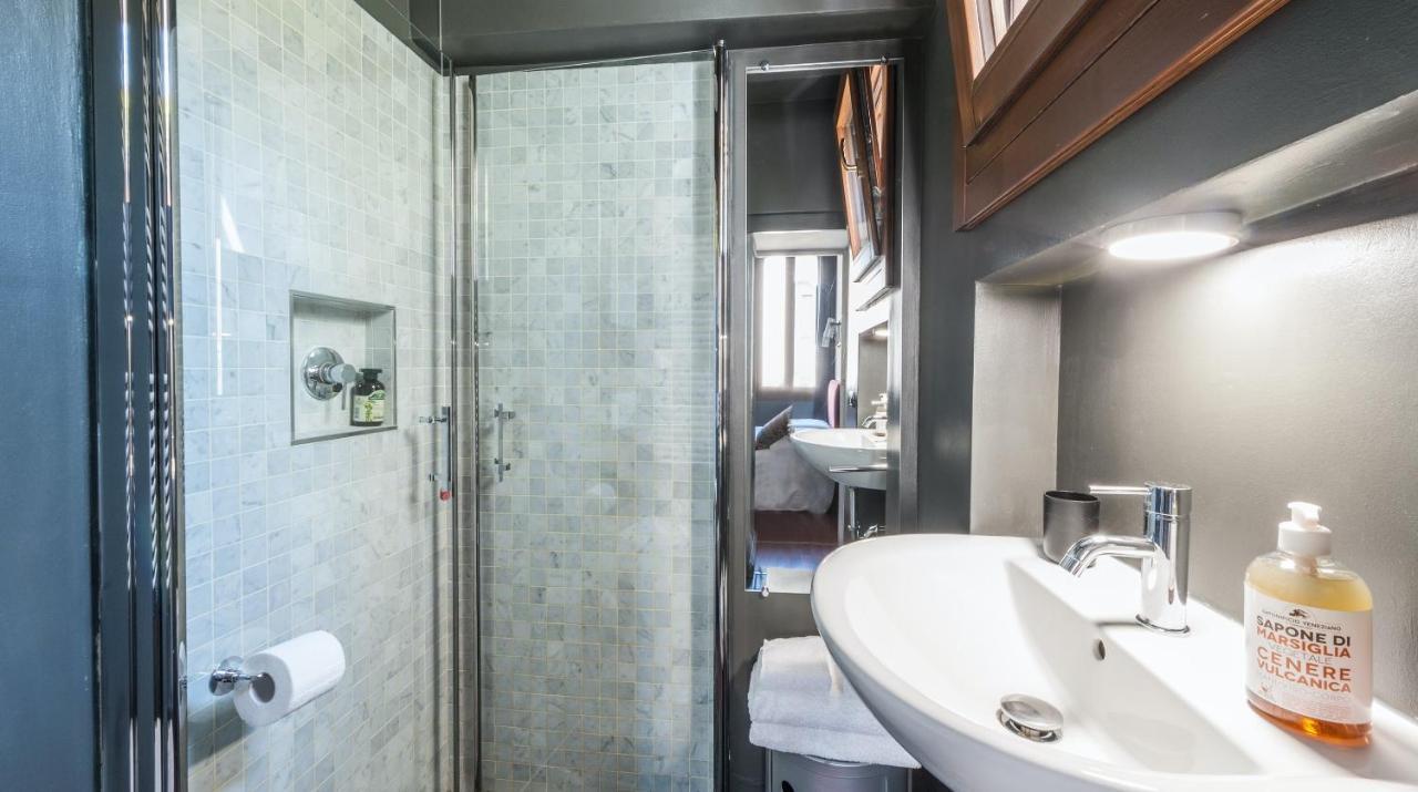 Stylish Renovated Apartment In The Heart Of The City Venice Exterior photo